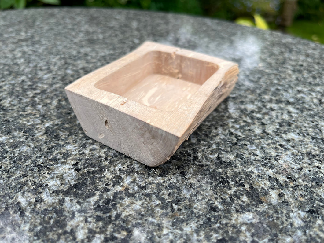 The Cebalrai Rustic Oak Open Topped Trinket Box