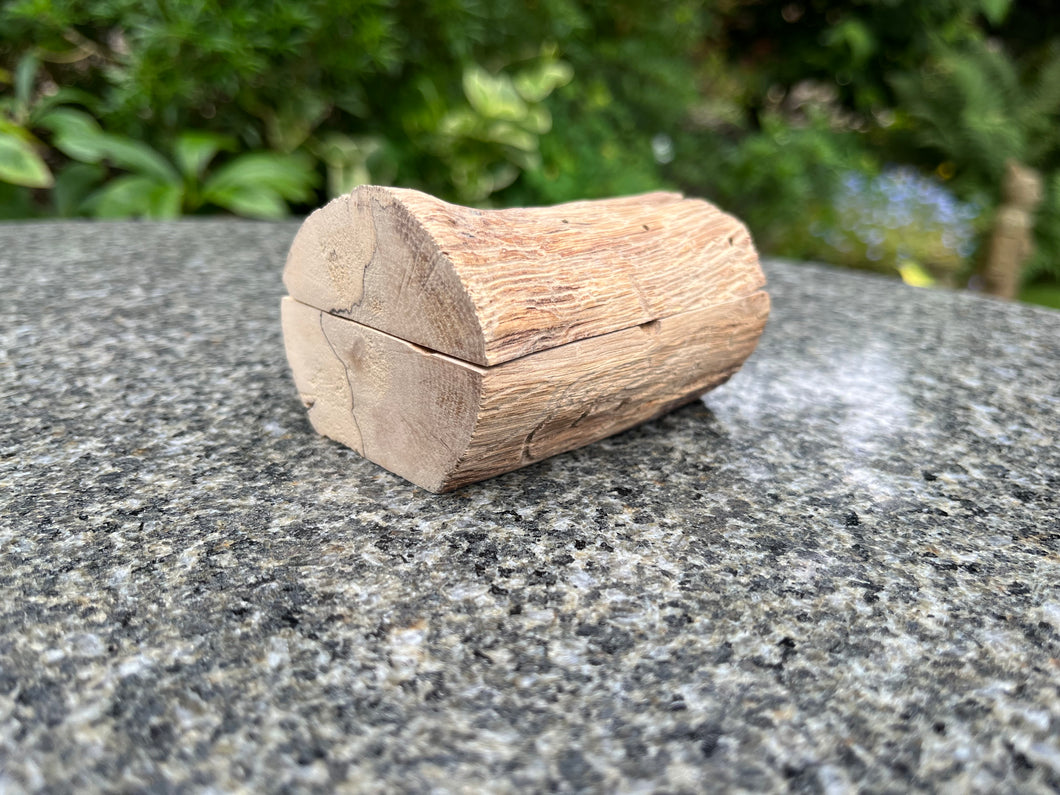 The Cursa Rustic Oak Lidded Trinket Box