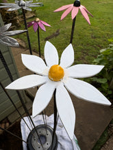 Load image into Gallery viewer, Metal Flowers
