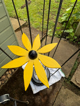 Load image into Gallery viewer, Metal Flowers
