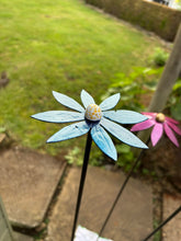 Load image into Gallery viewer, Metal Flowers