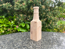Load image into Gallery viewer, The Beid Oak Vase