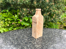 Load image into Gallery viewer, The Azha Oak Vase