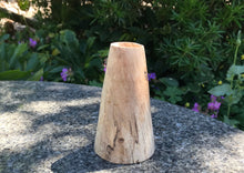 Load image into Gallery viewer, The Alniyat oak Vase