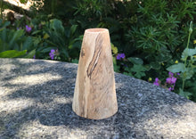 Load image into Gallery viewer, The Alniyat oak Vase