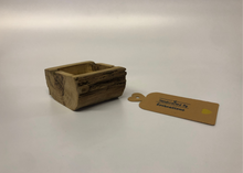 Load image into Gallery viewer, The Gomelsa Rustic Oak Open Top Trinket Box